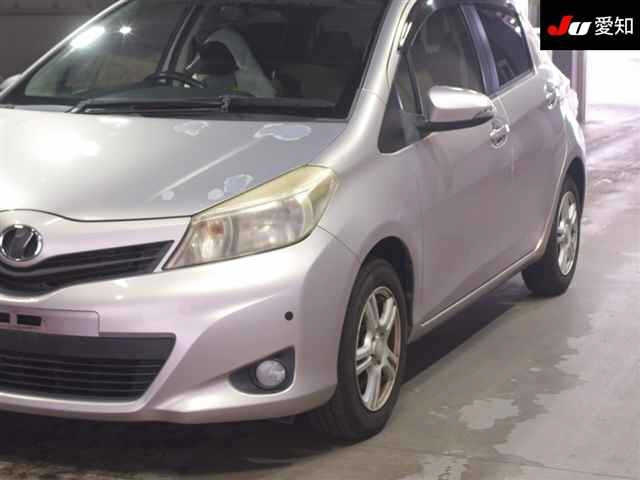 TOYOTA VITZ 2011