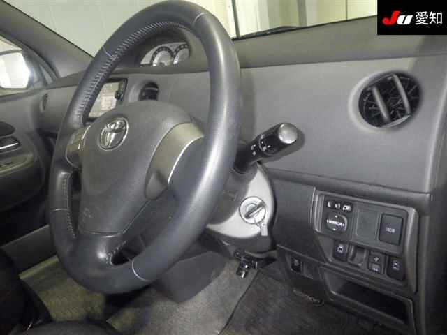 TOYOTA SIENTA 2014