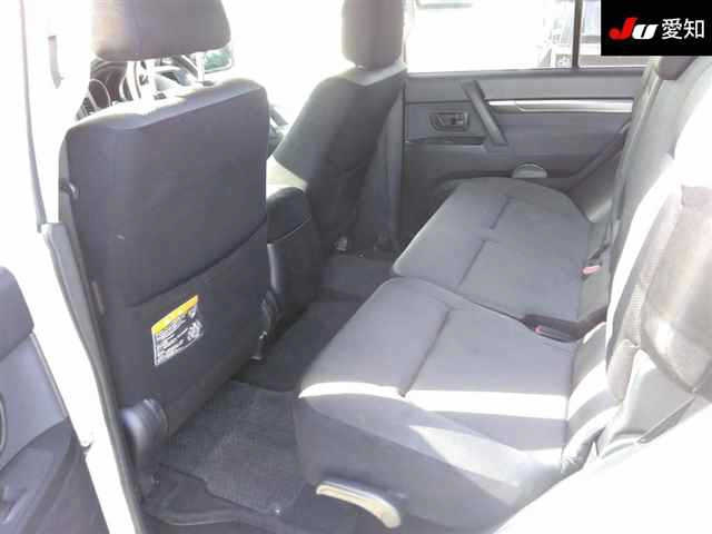 MITSUBISHI PAJERO 2009