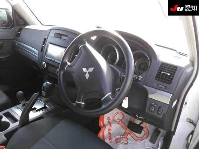 MITSUBISHI PAJERO 2009