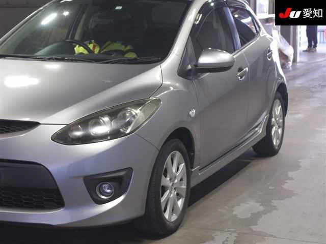 MAZDA DEMIO 2010