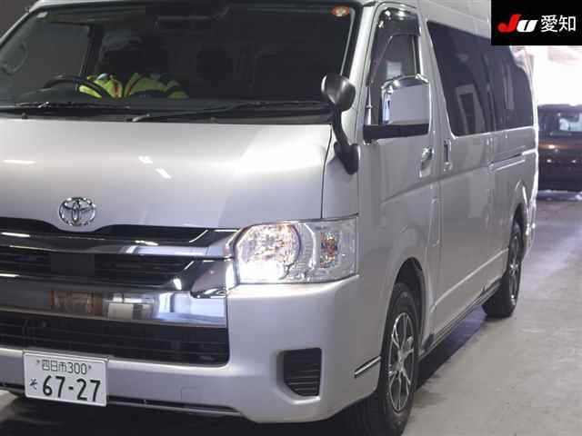 TOYOTA HIACE 2020