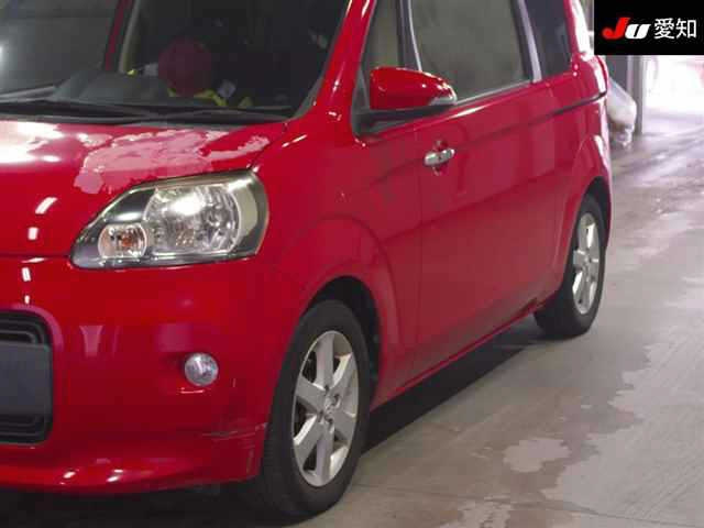 TOYOTA PORTE 2012