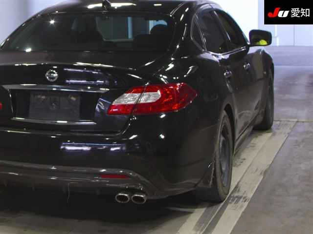 NISSAN FUGA 2010