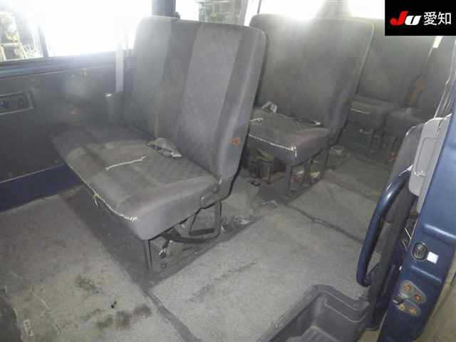NISSAN CARAVAN 2009
