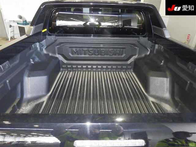 MITSUBISHI TRITON 2025