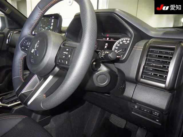 MITSUBISHI TRITON 2025