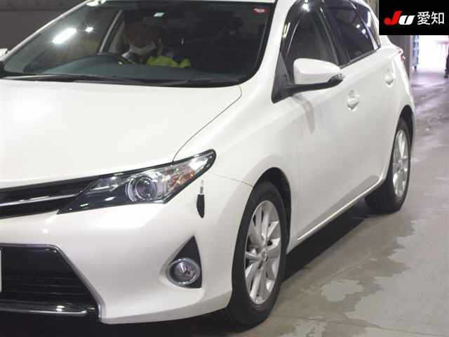 TOYOTA AURIS 2012