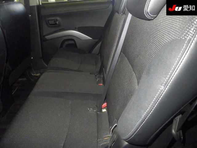 MITSUBISHI OUTLANDER 2011