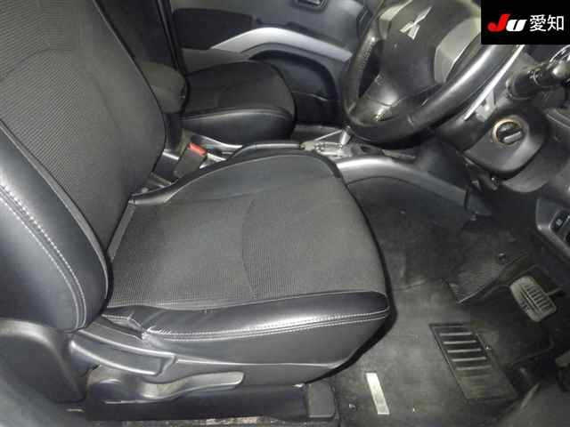 MITSUBISHI OUTLANDER 2011