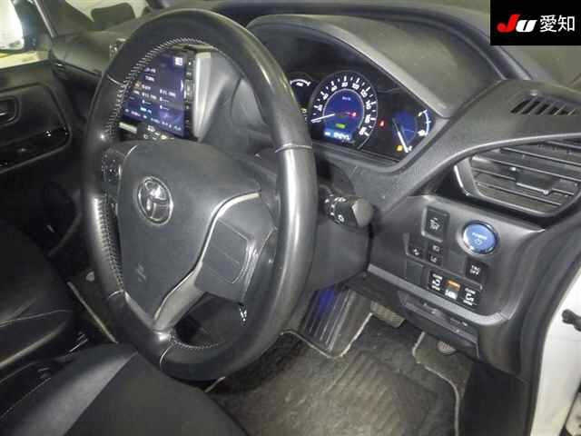 TOYOTA NOAH 2018
