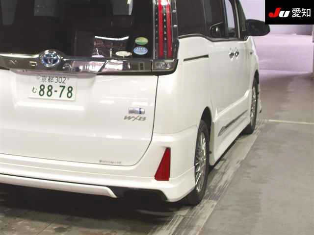 TOYOTA NOAH 2018