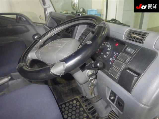MITSUBISHI CANTER 2011