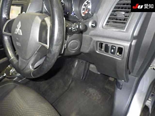 MITSUBISHI RVR 2013