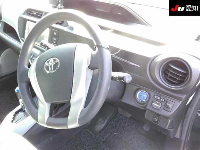 TOYOTA AQUA 2012