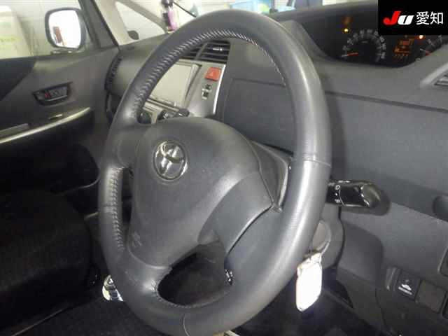TOYOTA RACTIS 2010