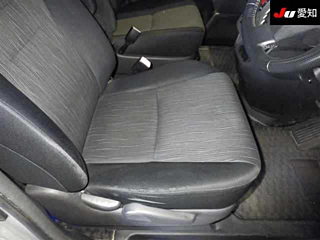 TOYOTA NOAH 2010