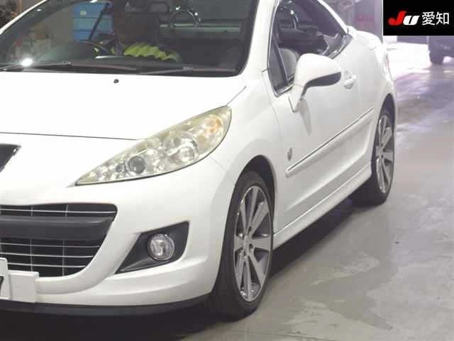 PEUGEOT 207 2012