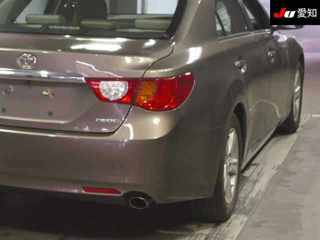 TOYOTA MARK X 2011