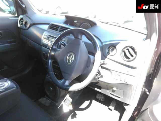 TOYOTA BB 2009