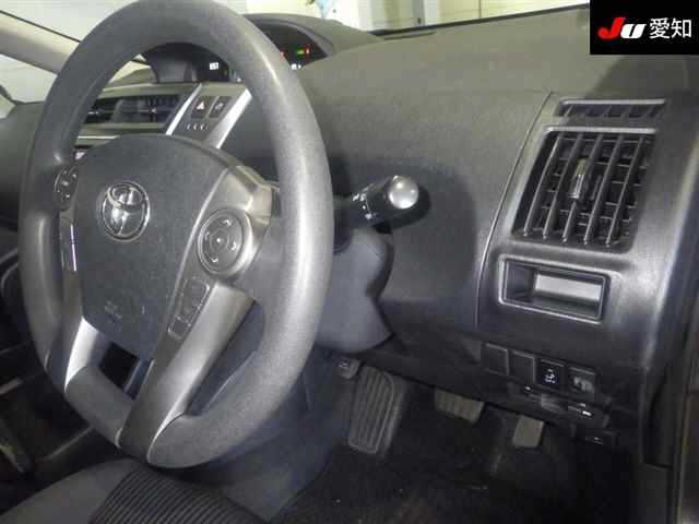 TOYOTA PRIUS ALPHA 2015