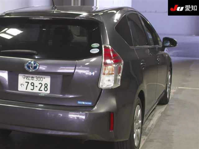 TOYOTA PRIUS ALPHA 2015