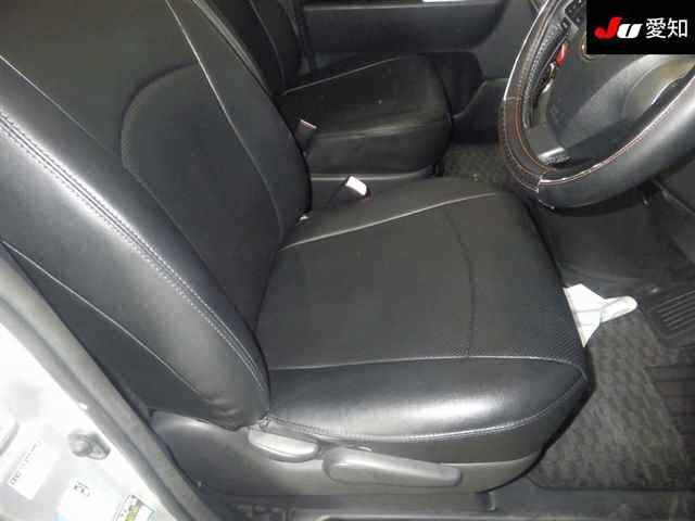 TOYOTA VOXY 2010