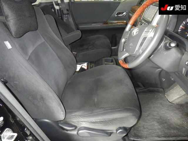 TOYOTA VELLFIRE 2010