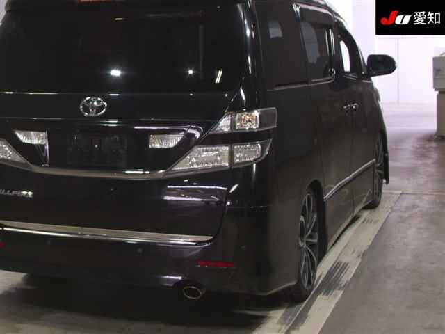 TOYOTA VELLFIRE 2010