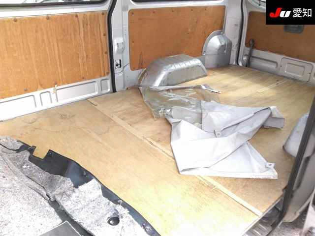 NISSAN CARAVAN VAN 2010