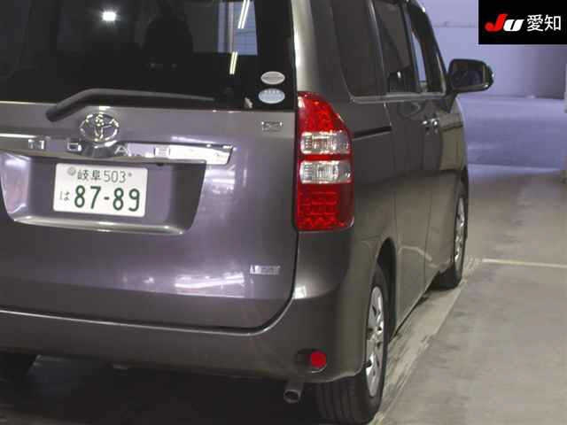 TOYOTA NOAH 2012