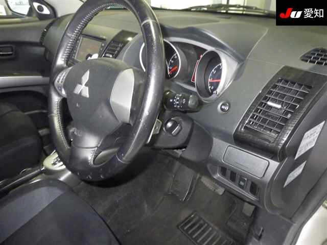 MITSUBISHI OUTLANDER 2008