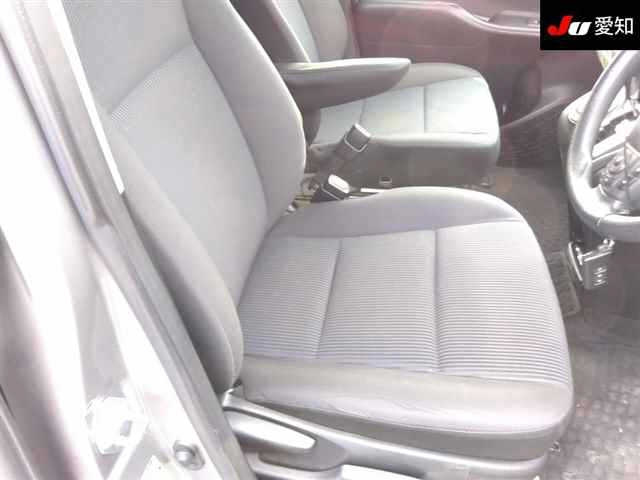 TOYOTA NOAH 2018