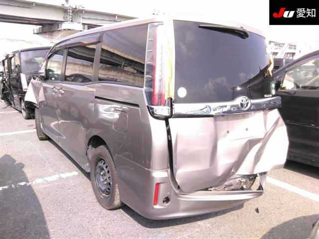 TOYOTA NOAH 2018