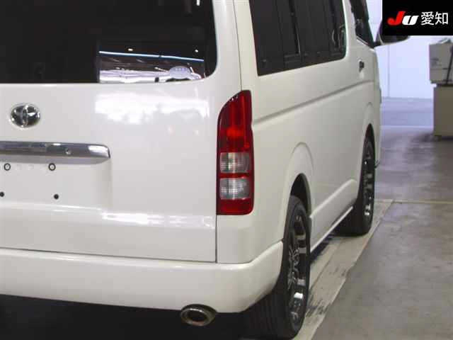 TOYOTA HIACE 2013