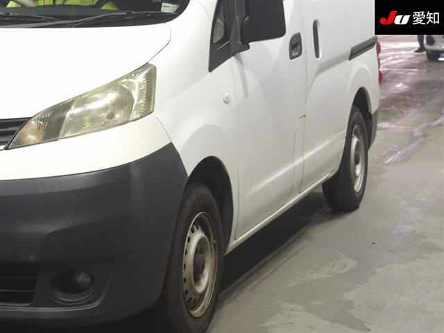 NISSAN NV200 2010