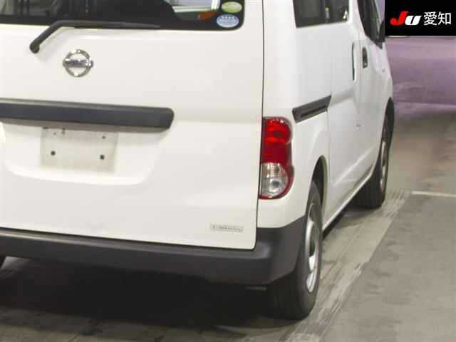 NISSAN NV200 2010