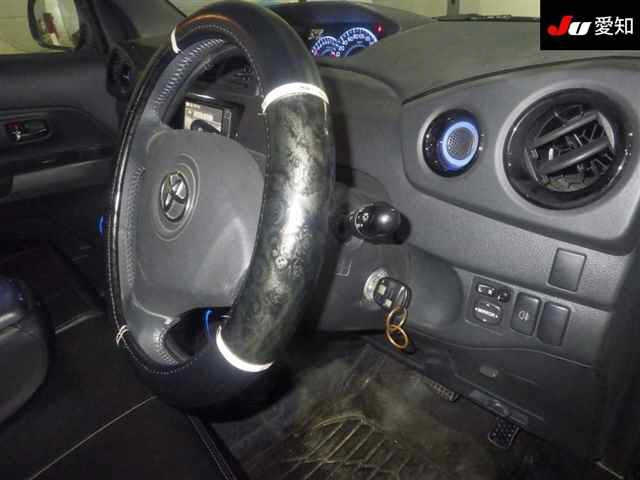 TOYOTA BB 2012