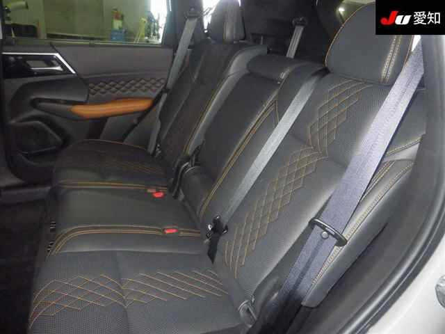 MITSUBISHI OUTLANDER PHEV 2023
