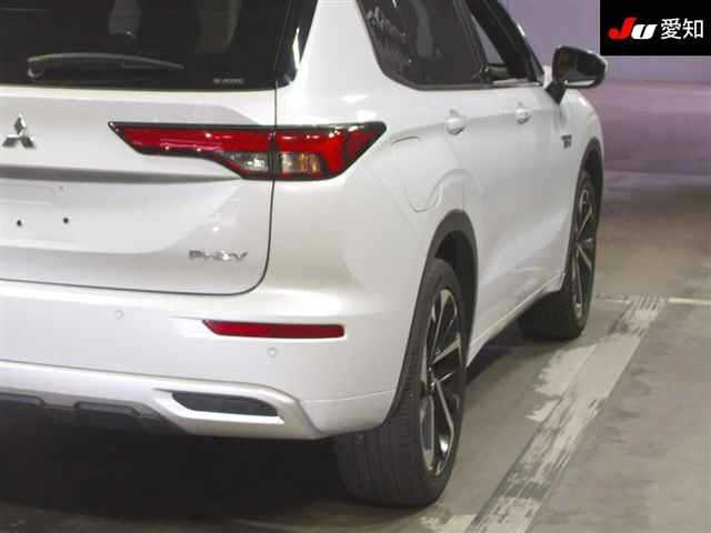 MITSUBISHI OUTLANDER PHEV 2023