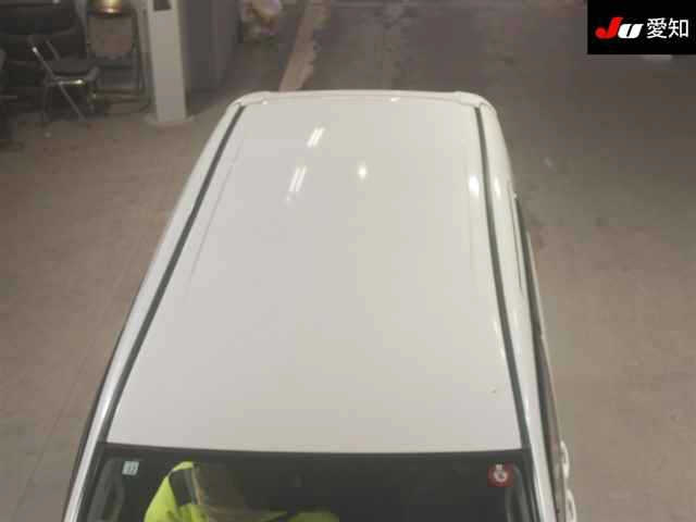 TOYOTA NOAH 2010