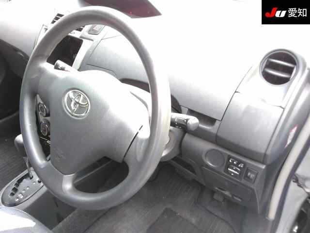 TOYOTA VITZ 2009