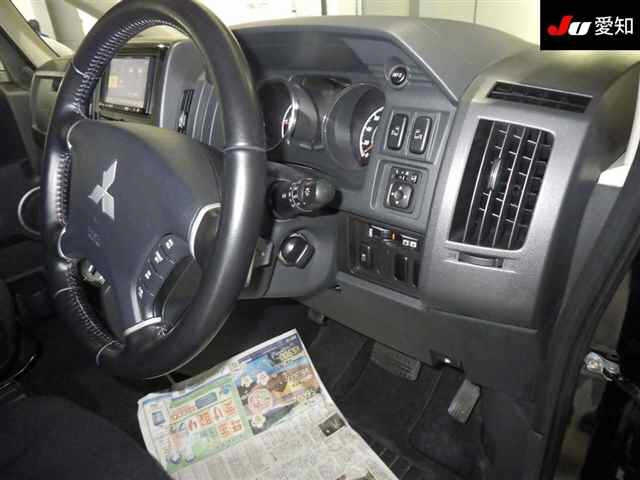 MITSUBISHI DELICA D5 2017