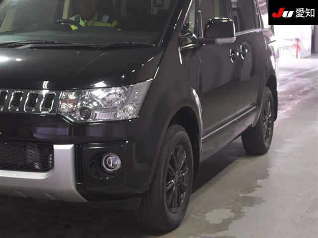 MITSUBISHI DELICA D5 2017