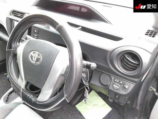 TOYOTA AQUA 2012