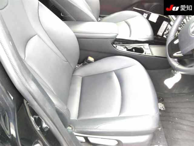TOYOTA PRIUS 2021