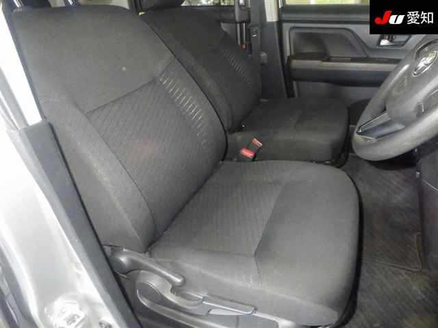 TOYOTA ROOMY 2019