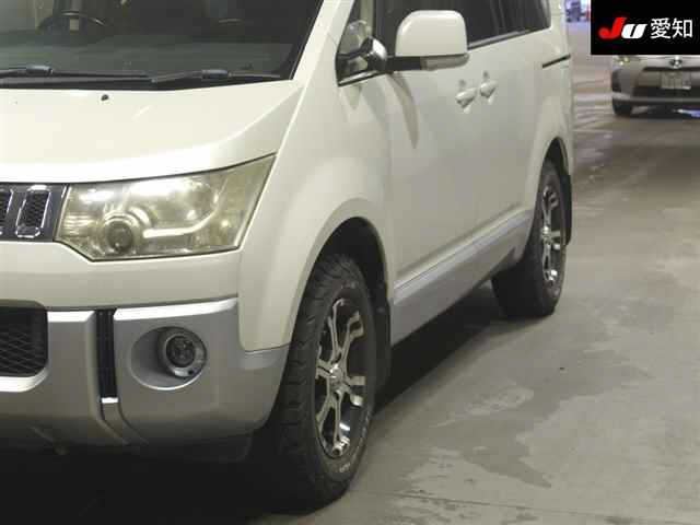 MITSUBISHI DELICA D5 2013