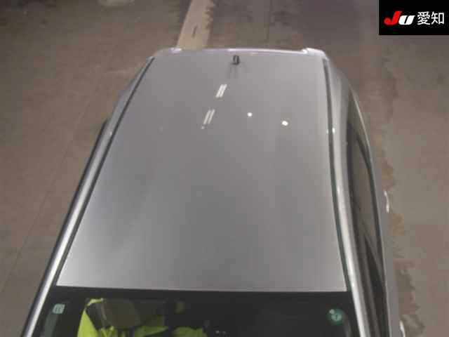 TOYOTA PRIUS ALPHA 2011