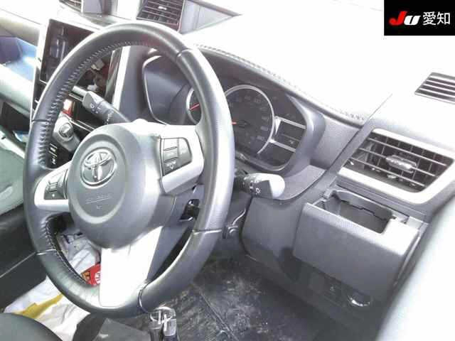TOYOTA ROOMY 2018